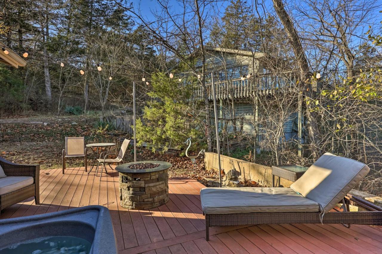 Holiday Island Home Hot Tub And Wood Stove! Exteriér fotografie