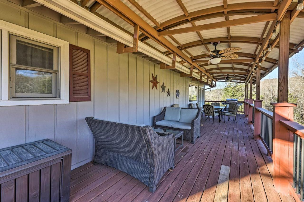 Holiday Island Home Hot Tub And Wood Stove! Exteriér fotografie